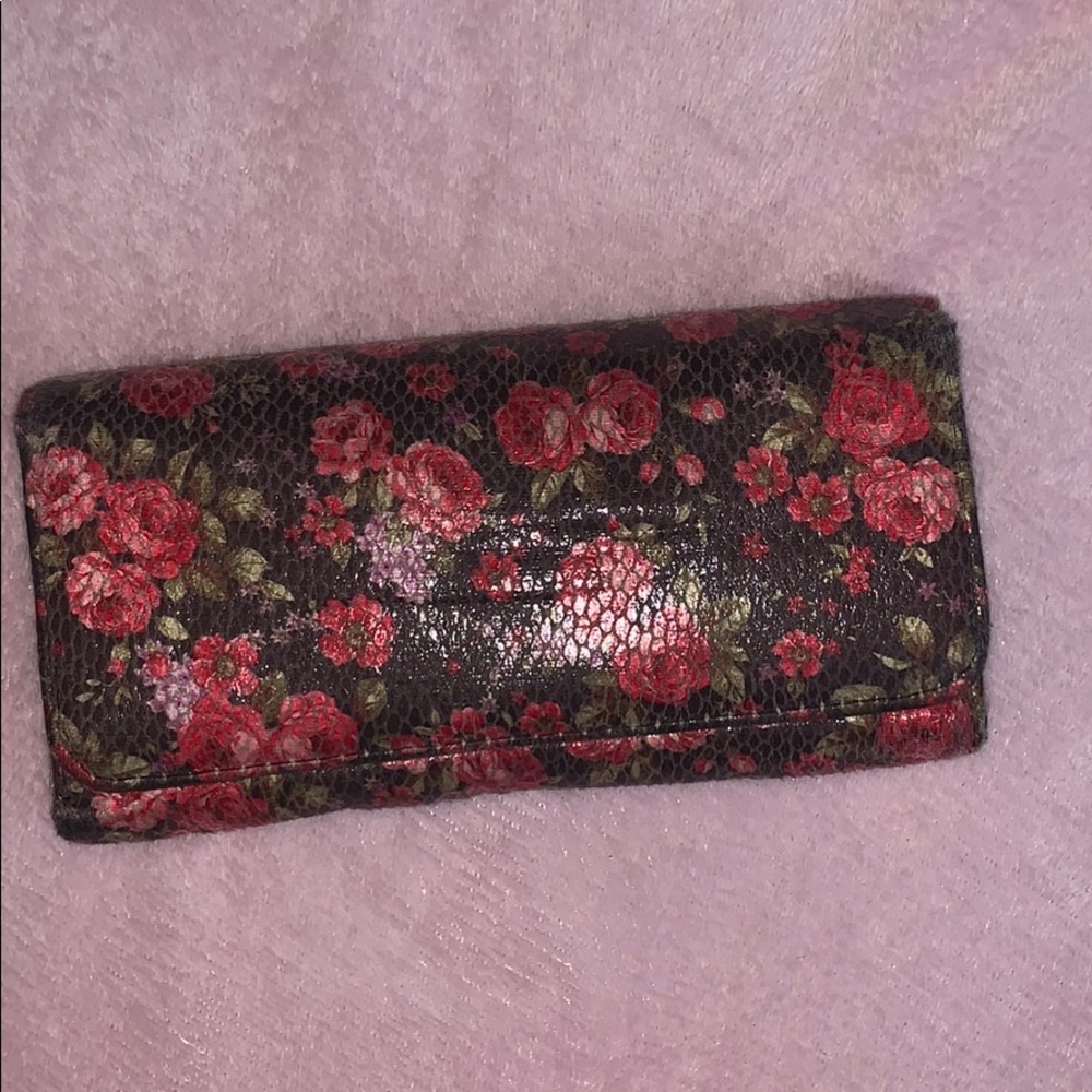 Rose wallet